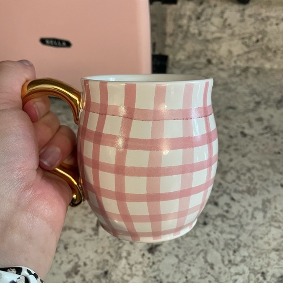 Pink gingham coffee mug - Picture 4 of 4